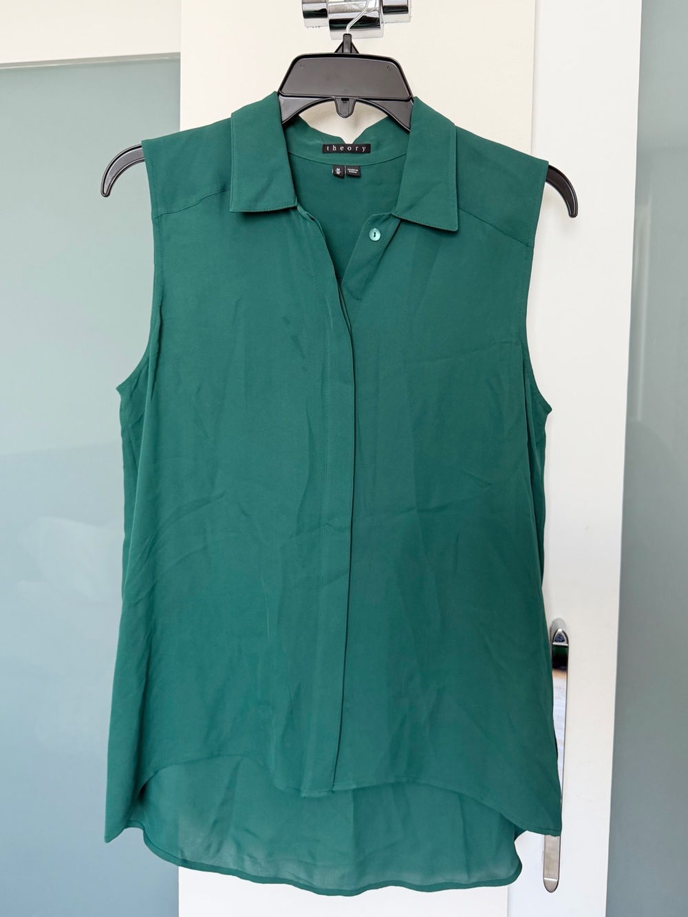Theory Sleeveless Silk Collared Shell Top in Emerald Green